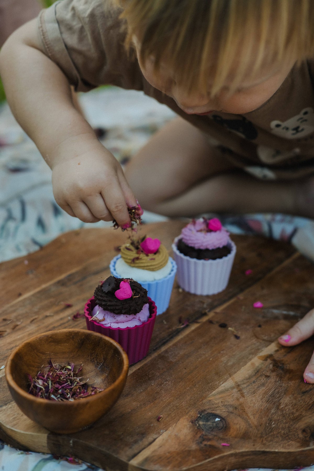 Kinfolk Pantry | Sensorisches Spiel: Cupcake Set - Berry