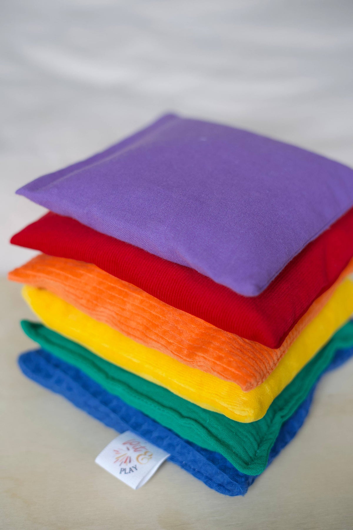 Sensorische Kernsäckchen Regenbogen, Kirschkernkissen, Bohnensäckchen – Anwendungsszene, Bild 1